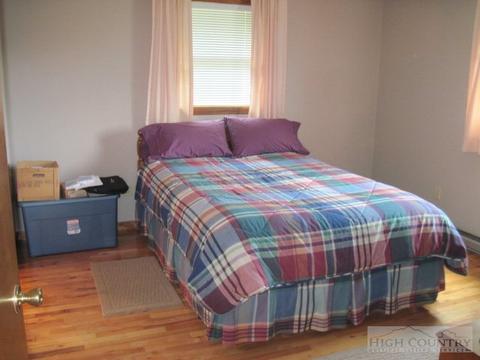 714 Bear Run Rd, Lansing, NC 28643 photo 10