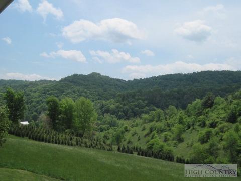 714 Bear Run Rd, Lansing, NC 28643 photo 8
