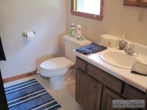 714 Bear Run Rd, Lansing, NC 28643 photo 12