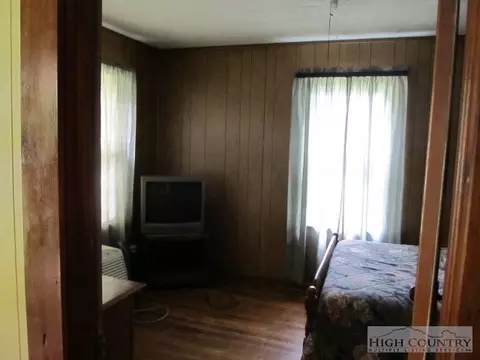 413 Peak Rd, Creston, NC 28615 photo 11