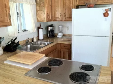 741 Wildcat Ridge Rd, Boone, NC 28607 photo 4