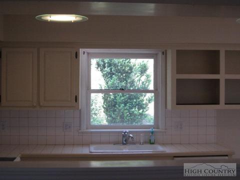 141 Slopes Ct, Blowing Rock, NC 28605 photo 5