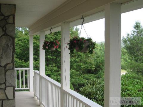 141 Slopes Ct, Blowing Rock, NC 28605 photo 4