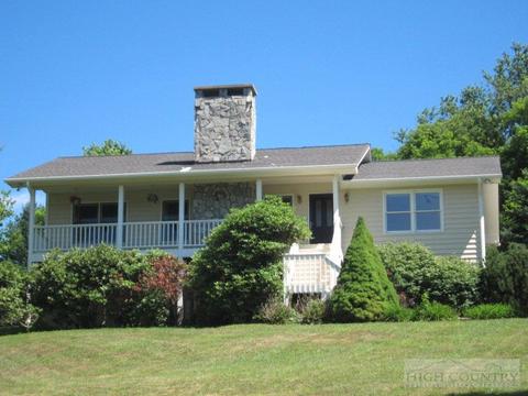 141 Slopes Ct, Blowing Rock, NC 28605 photo 1