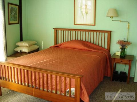 1202 Hickory, Boone, NC 28607 photo 6