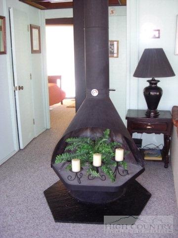 1202 Hickory, Boone, NC 28607 photo 3