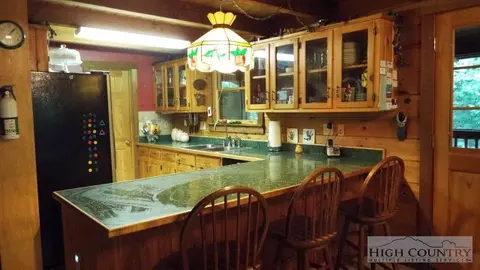 9584 Elk Creek Rd, Deep Gap, NC 28618 photo 8