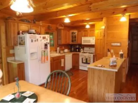 174 Autumn Ridge Rd, Erwin, TN 37650 photo 4