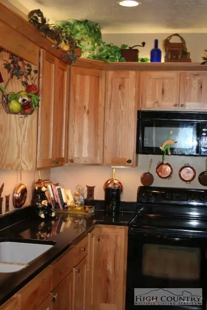 931 Skiview, Seven Devils, NC 28604 photo 4