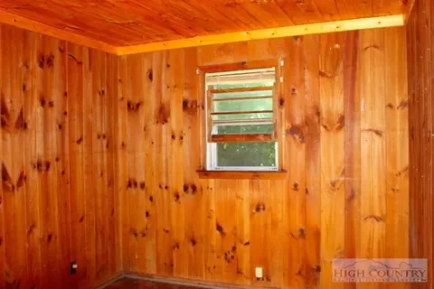 154 Rustic Ln, Boone, NC 28607 photo 4