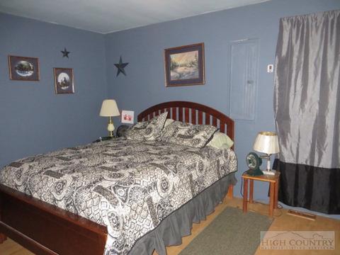 5699 Three Top Rd, Todd, NC 28684 photo 10