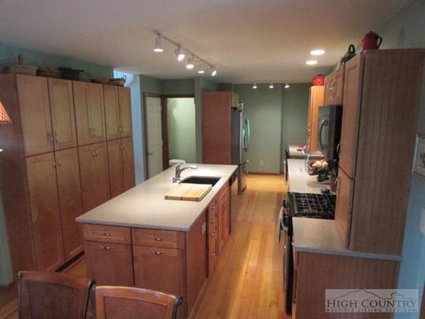 310 Alumni Dr, Boone, NC 28607 photo 10