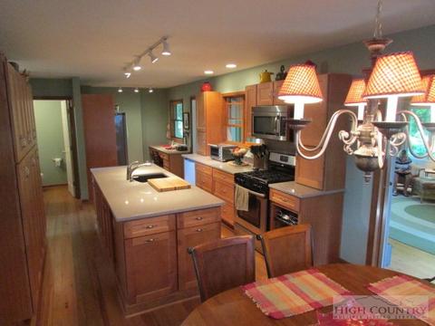 310 Alumni Dr, Boone, NC 28607 photo 8