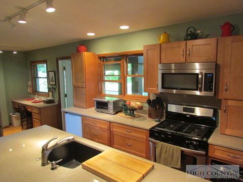 310 Alumni Dr, Boone, NC 28607 photo 11