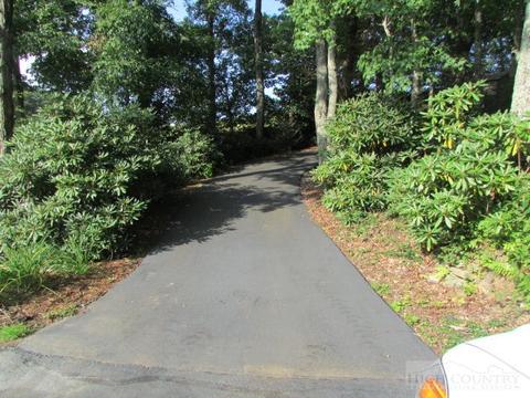 310 Alumni Dr, Boone, NC 28607 photo 2