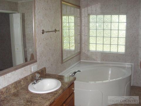 112 Chestnut Mtn, Deep Gap, NC 28618 photo 11