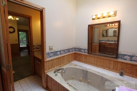 490 Willow Mountain Dr, Vilas, NC 28692 photo 11