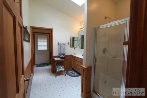 490 Willow Mountain Dr, Vilas, NC 28692 photo 8