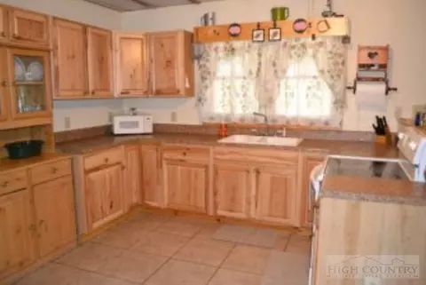 393 Bear Run, Lenoir, NC 28645 photo 8
