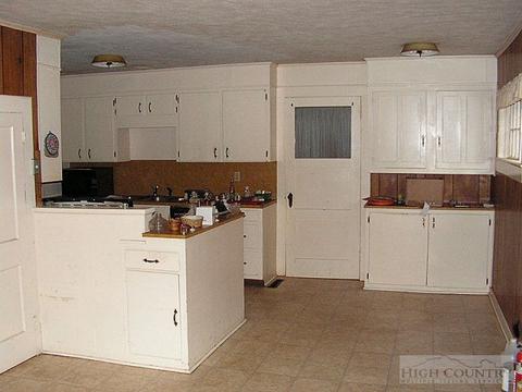 171 Bear Trl, Boone, NC 28607 photo 2