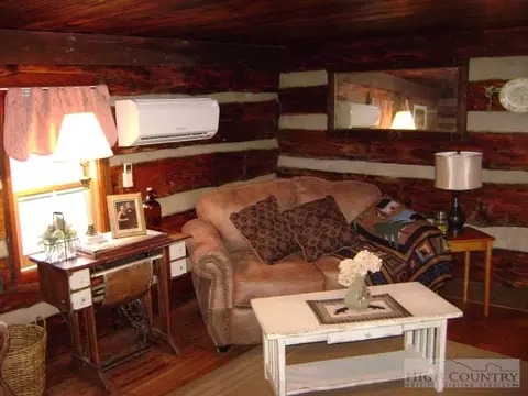 4611 Summit Rd, Purlear, NC 28665 photo 3