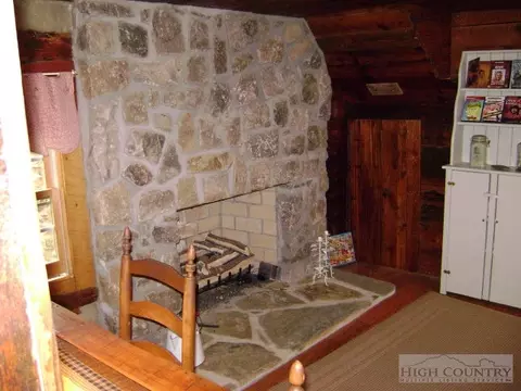 4611 Summit Rd, Purlear, NC 28665 photo 4