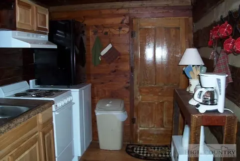 4611 Summit Rd, Purlear, NC 28665 photo 6