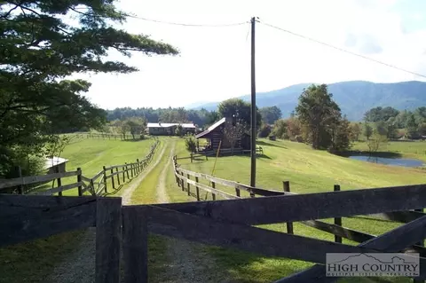 4611 Summit Rd, Purlear, NC 28665 photo 1