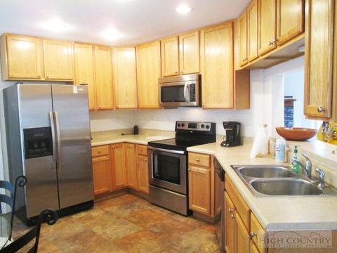 136 Pond Creek Rd, Beech Mountain, NC 28604 photo 6
