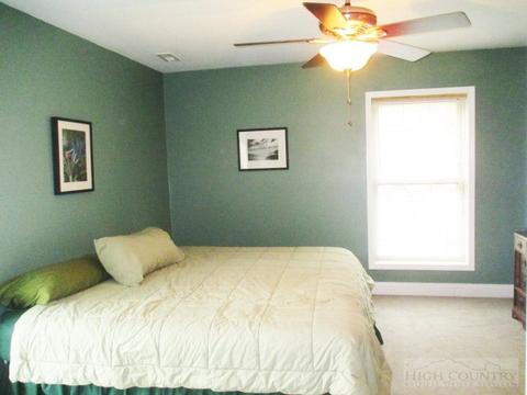 136 Pond Creek Rd, Beech Mountain, NC 28604 photo 11