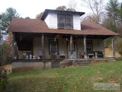 703 Elk Ln, Deep Gap, NC 28618 photo 9