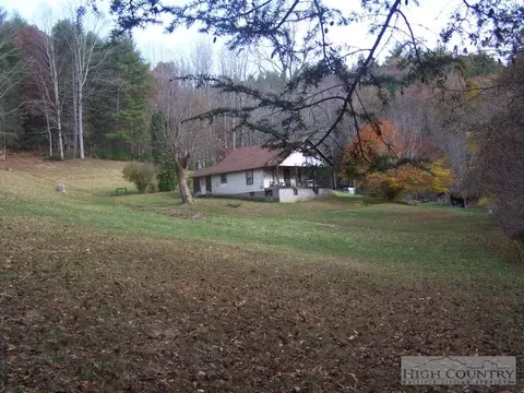 703 Elk Ln, Deep Gap, NC 28618 photo 1