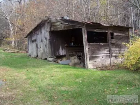 703 Elk Ln, Deep Gap, NC 28618 photo 17