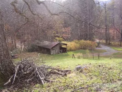 703 Elk Ln, Deep Gap, NC 28618 photo 5