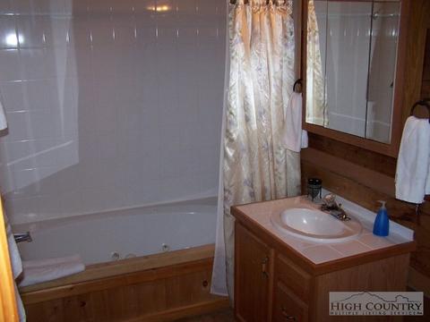 453 Wildcat Estates Dr, Deep Gap, NC 28618 photo 6