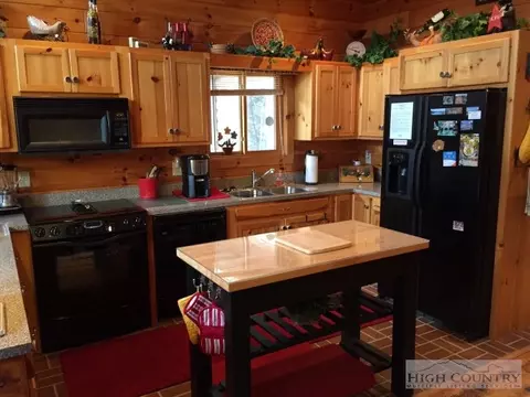 231 Willow Mountain Dr, Vilas, NC 28692 photo 13
