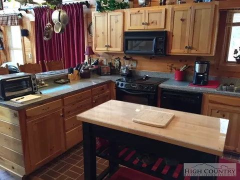 231 Willow Mountain Dr, Vilas, NC 28692 photo 8