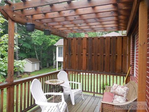 211 Crest Dr, Boone, NC 28607 photo 4