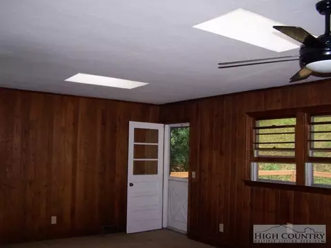 207 Cherrybrook Ln, Boone, NC 28607 photo 3