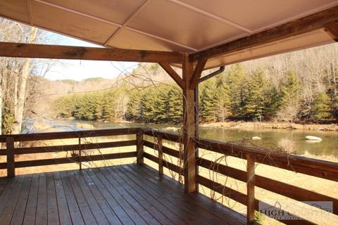 807 Moonshadow Ln, Crumpler, NC 28617 photo 7