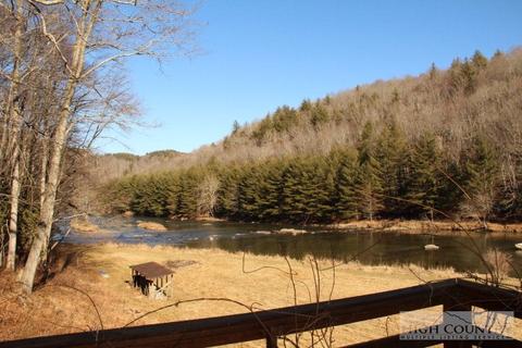 807 Moonshadow Ln, Crumpler, NC 28617 photo 9
