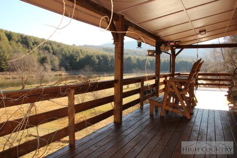 807 Moonshadow Ln, Crumpler, NC 28617 photo 10
