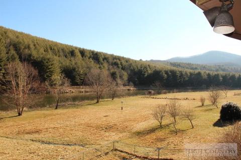 807 Moonshadow Ln, Crumpler, NC 28617 photo 8