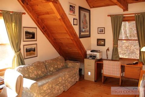 807 Moonshadow Ln, Crumpler, NC 28617 photo 31
