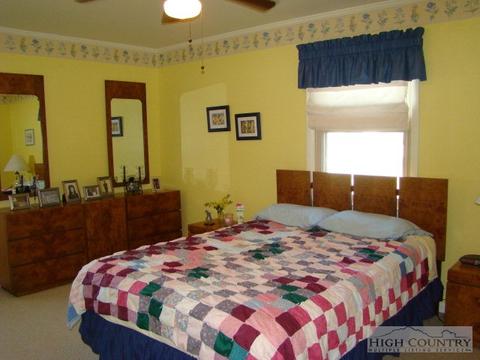 191 Sunny Hill Ln, Deep Gap, NC 28618 photo 3