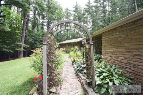 341 Forest Hls, Boone, NC 28607 photo 10