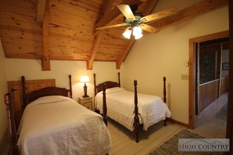 342 Hawks Lake Dr, Seven Devils, NC 28604 photo 15