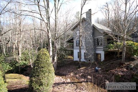 342 Hawks Lake Dr, Seven Devils, NC 28604 photo 2