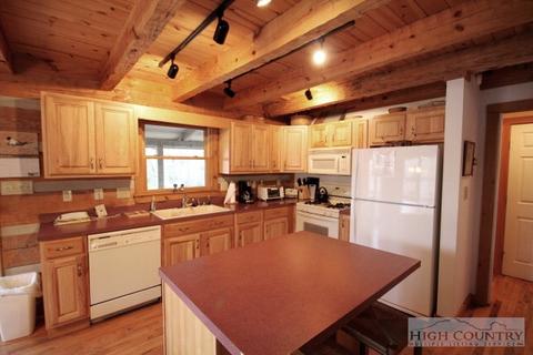 342 Hawks Lake Dr, Seven Devils, NC 28604 photo 3