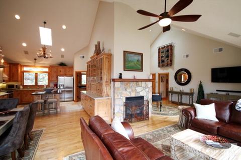364 Algonquin Dr, Boone, NC 28607 photo 3